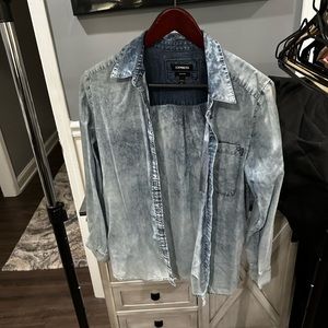 Express acid wash button up